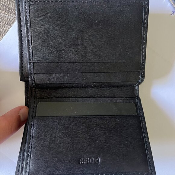 RFID Men's Leather Wallet - Picture 3 of 4